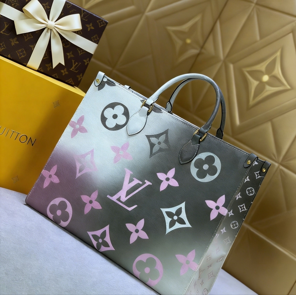 <AUTHENTIC>Louis Vuitton canvas tote bag in White - Picture 4 of 6